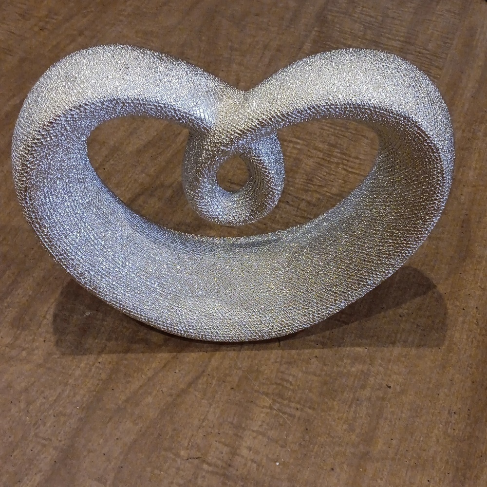 Heart. Goldtone.